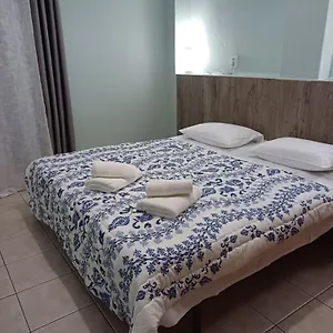 https://vata-apartaments.hotelschalkidiki.net